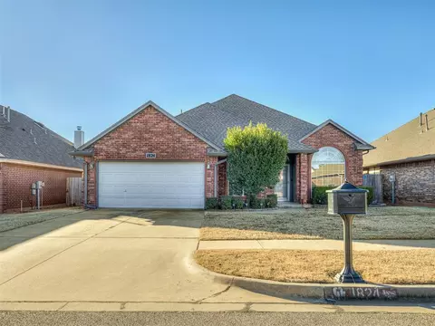 1824 NE 11th St, Moore, OK 73160