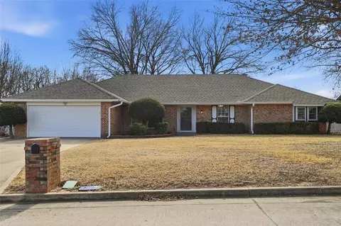 5 Norwich Ct, Shawnee, OK 74804