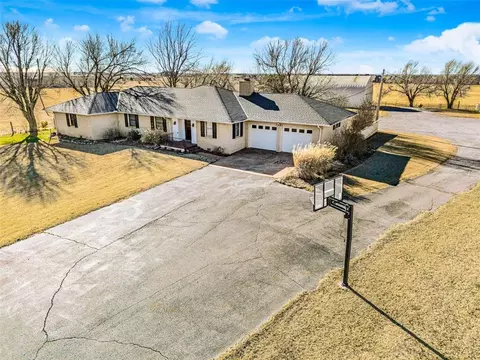 1202 S 13th St, Kingfisher, OK 73750