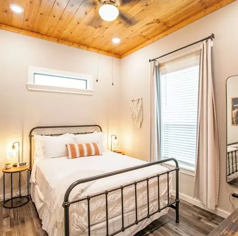 Bedroom - 934 Lukfata Fork Trl, Broken Bow, OK 74728 photo 1 of 1