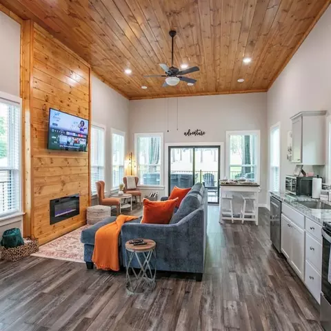 Living - 934 Lukfata Fork Trl, Broken Bow, OK 74728 photo 1 of 4