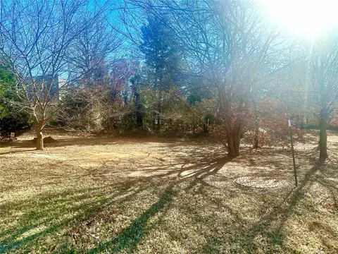 12001 Stonemill Manor Ct, Oklahoma City, OK 73131