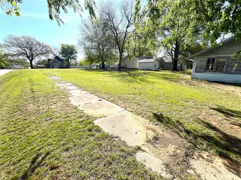 821 Brunson Ave, Prague, OK 74864 photo 5