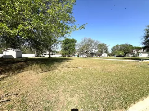 821 Brunson Ave, Prague, OK 74864 photo 6