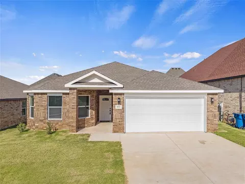 802 Venice Ct, Kingfisher, OK 73750