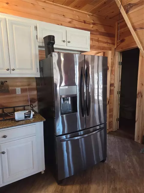 Kitchen - 159 Sterling Loop Rd, Sulphur, OK 73086 photo 4 of 5