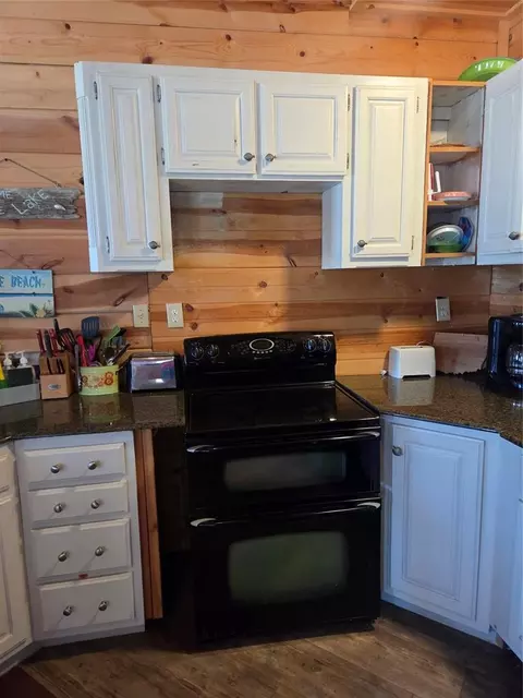 Kitchen - 159 Sterling Loop Rd, Sulphur, OK 73086 photo 5 of 5