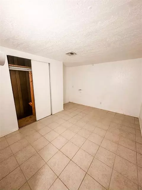 Bedroom - 40001 Us Highway 281 Hwy, Apache, OK 73006 photo 1 of 1