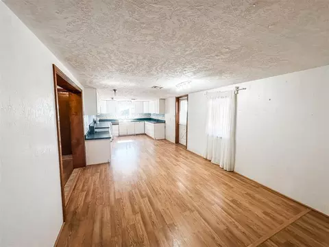 Living - 40001 Us Highway 281 Hwy, Apache, OK 73006 photo 7 of 9
