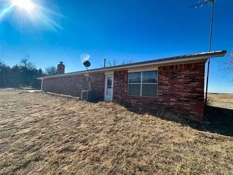Exterior - 40001 Us Highway 281 Hwy, Apache, OK 73006 photo 2 of 4