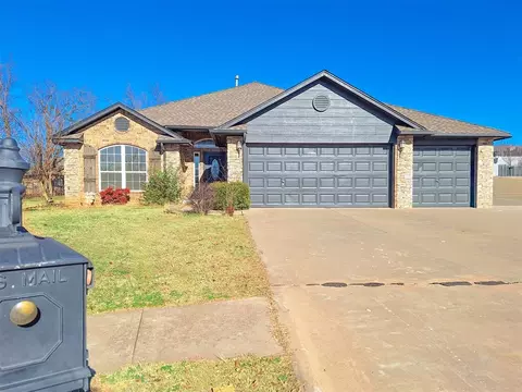 2025 Wimberley Creek Dr, Moore, OK 73160