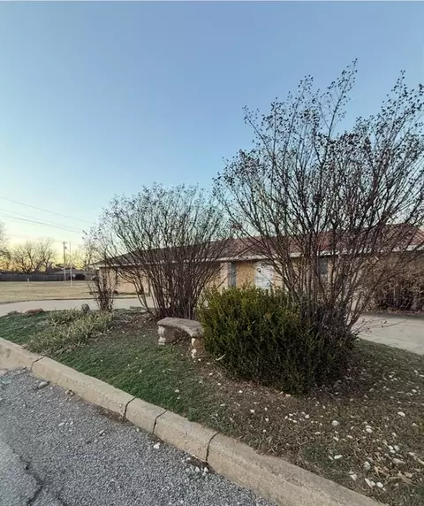 209 Ridgecrest Rd, Edmond, OK 73013