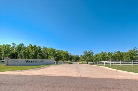 9761 Waterglen Rd, Guthrie, OK 73044
