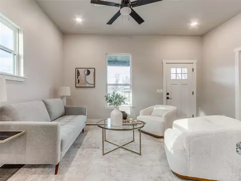 Living - 805 E Harrison Ave, Guthrie, OK 73044 photo 1 of 3