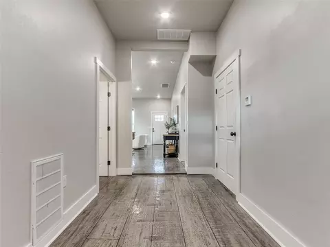 Entry Way - 805 E Harrison Ave, Guthrie, OK 73044 photo 1 of 2