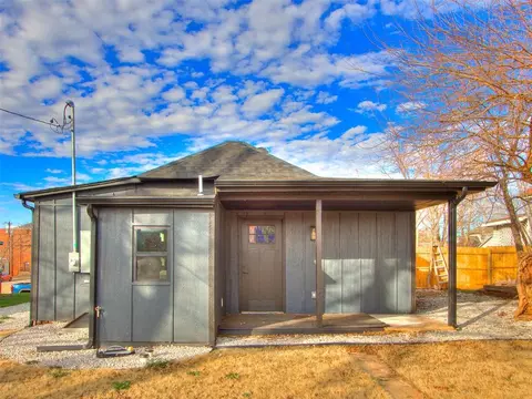 Exterior - 805 E Harrison Ave, Guthrie, OK 73044 photo 3 of 3