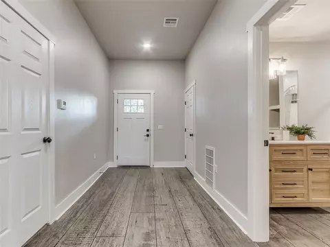 Entry Way - 805 E Harrison Ave, Guthrie, OK 73044 photo 2 of 2