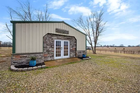Exterior - 2539 Rhoden Rd, Broken Bow, OK 74728 photo 4 of 9