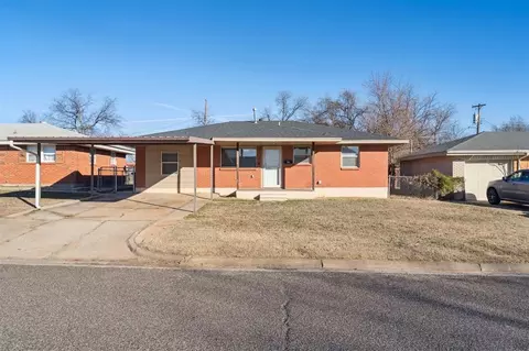 753 SW 4th Pl, Moore, OK 73160