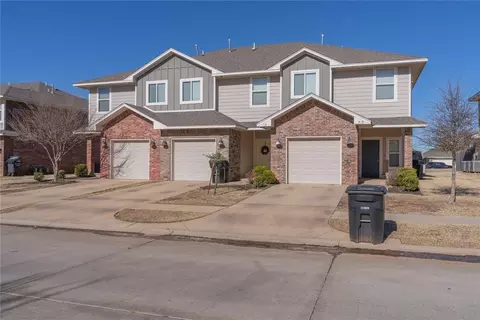 779 SW 14th St, Moore, OK 73160