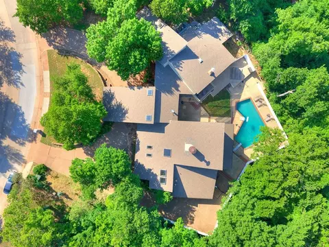 913 Oak Tree Dr, Edmond, OK 73025