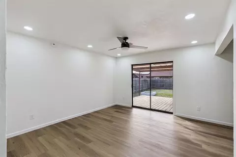 Living - 909 Highlander Dr, Moore, OK 73160 photo 1 of 4