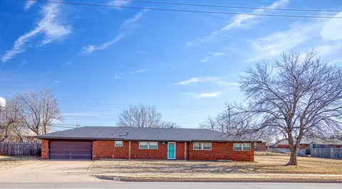 1309 S 13th St, Kingfisher, OK 73750