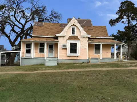 811 7th St, Pawnee, OK 74058