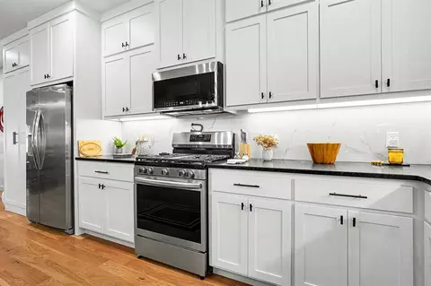 Kitchen - 622 E Gray St, Norman, OK 73071 photo 4 of 6