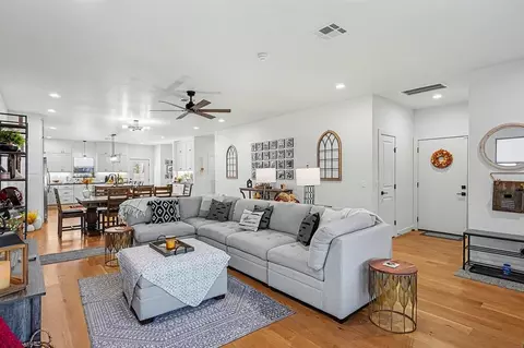 Living - 622 E Gray St, Norman, OK 73071 photo 2 of 3