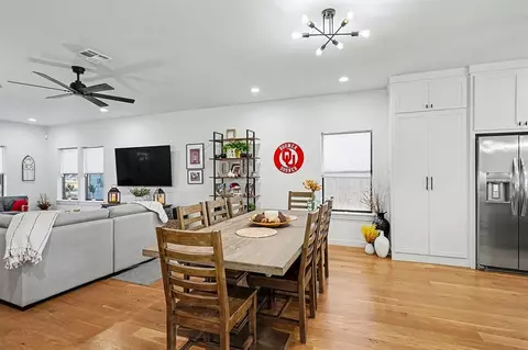 Dining - 622 E Gray St, Norman, OK 73071 photo 1 of 1