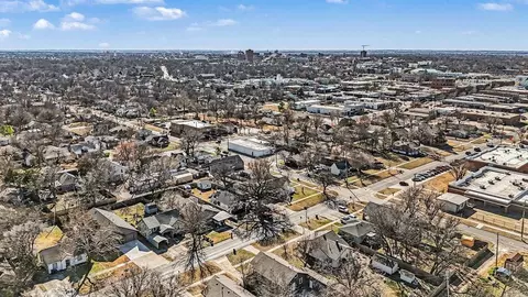 View/Area - 622 E Gray St, Norman, OK 73071 photo 2 of 3