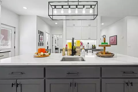 Kitchen - 622 E Gray St, Norman, OK 73071 photo 6 of 6