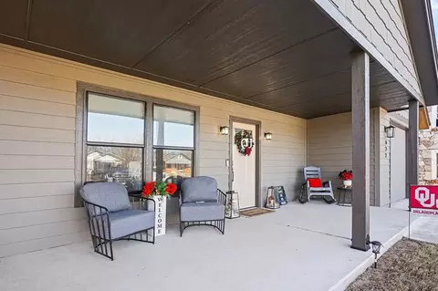 Exterior - 622 E Gray St, Norman, OK 73071 photo 2 of 9