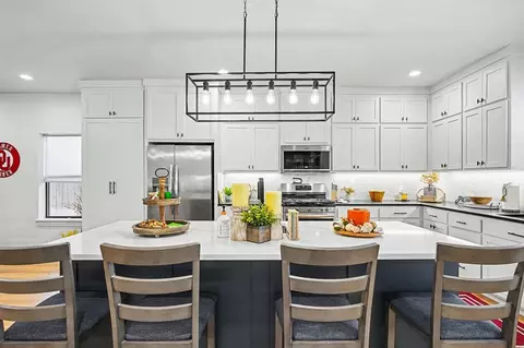Kitchen - 622 E Gray St, Norman, OK 73071 photo 2 of 6