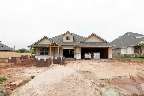 3200 Broadmoore Dr, Moore, OK 73160