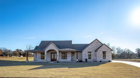 160 Meadow Lark Ln, Blanchard, OK 73010