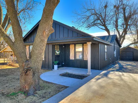 1909 W Louisiana Ave, Chickasha, OK 73018