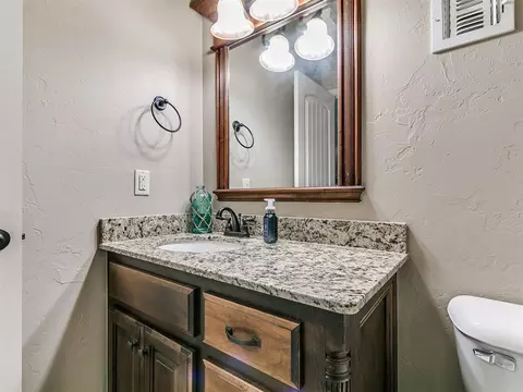 4605 E Pikeys Trl, Tuttle, OK 73089 photo 28