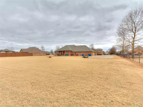 4605 E Pikeys Trl, Tuttle, OK 73089 photo 6