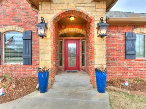 4605 E Pikeys Trl, Tuttle, OK 73089