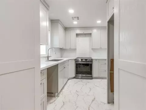 Kitchen - 20831 Navarre, Harrah, OK 73045 photo 4 of 4