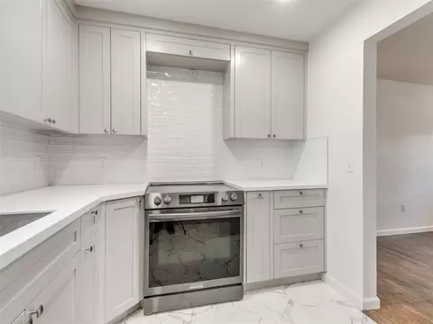 Kitchen - 20831 Navarre, Harrah, OK 73045 photo 3 of 4