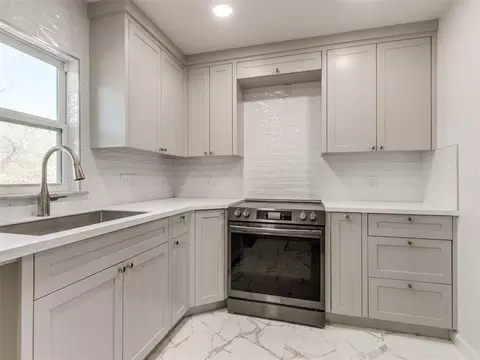 Kitchen - 20831 Navarre, Harrah, OK 73045 photo 1 of 4