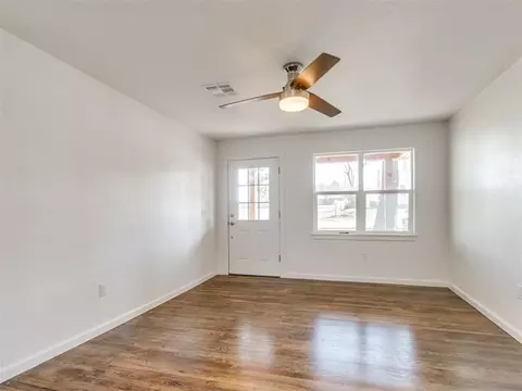 Living - 20831 Navarre, Harrah, OK 73045 photo 2 of 3