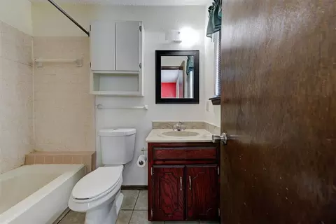 Bath - 1613 E Boyd St, Norman, OK 73071 photo 1 of 3