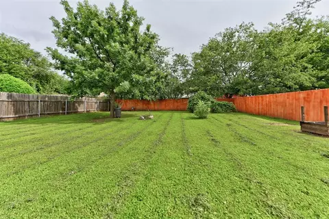 Exterior - 1613 E Boyd St, Norman, OK 73071 photo 3 of 3