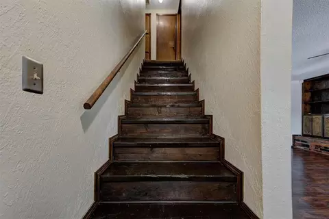 Entry Way - 1613 E Boyd St, Norman, OK 73071 photo 1 of 2