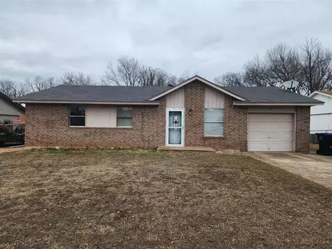 601 Holsey Dr, Noble, OK 73068