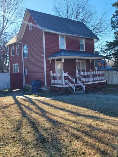 402 S 2nd St, Guthrie, OK 73044